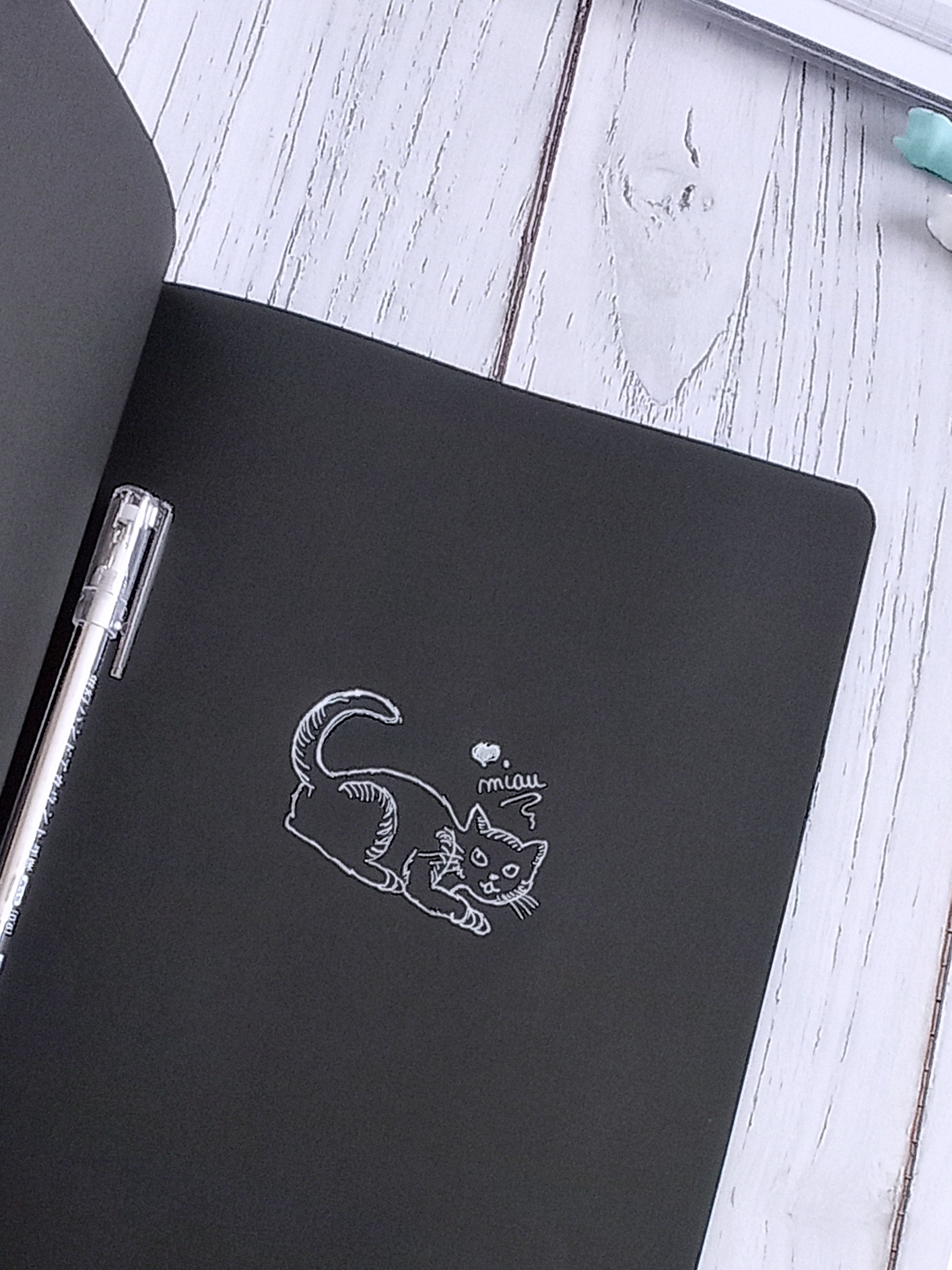 Cuaderno para Bocetos Artesanal hojas negras - Diseño Nuclear