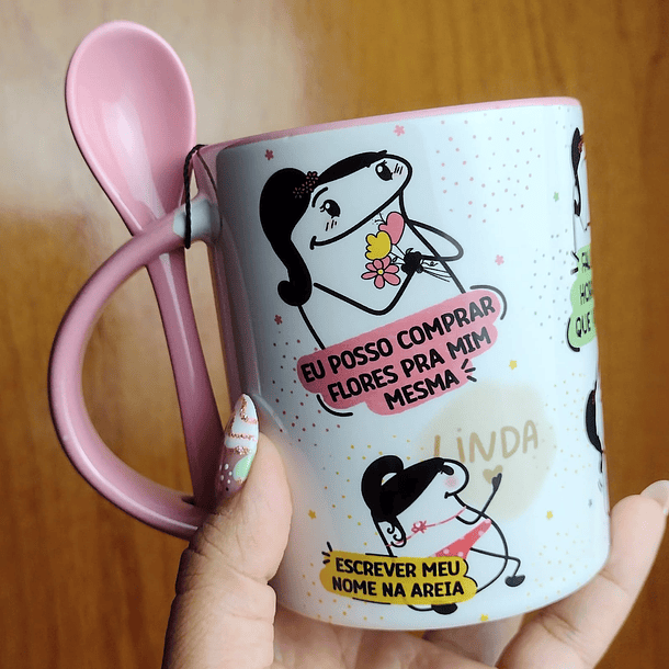 Arte Caneca  Eu Posso Comprar Flores Pra Mim Mesma Escrever Meu Nome na Areia Arquivo Png 1