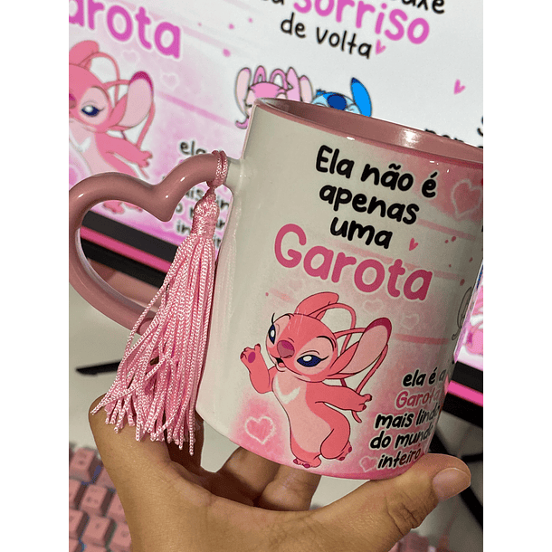 Arte Caneca Stitch Ela não é apenas uma garota, ela é a garota mais linda do mundo Arquivo em Jpg 1