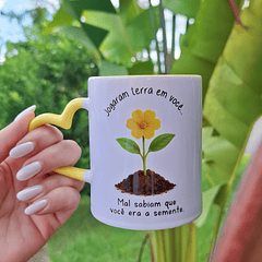 Artes Caneca Jogaram terra em você, mal sabiam que você era a semente em Png