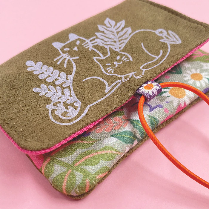 Billetera Gatos entre plantas 01 1