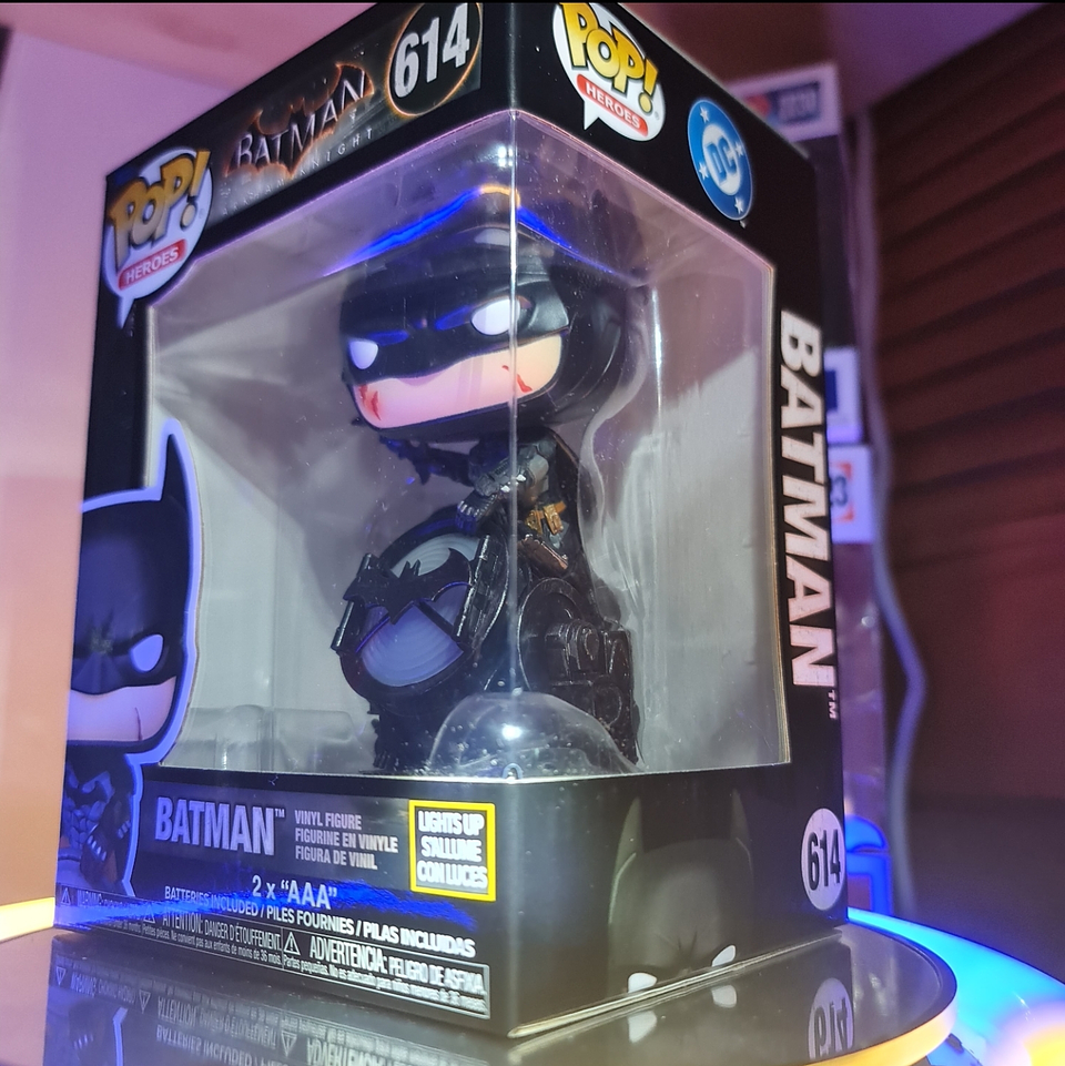 FUNKO POP ‼️- COLECCIÓN DC - EDICIÓN ESPECIAL BATMAN CON LUZ 2