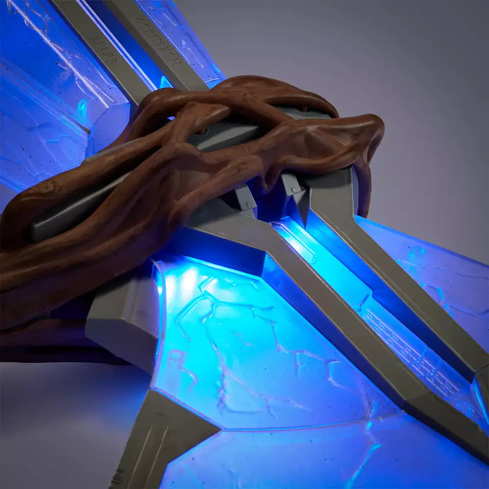 HACHA THOR STORMBREAKER CON EFECTOS DE LUZ Y SONIDO - PREVENTA 4