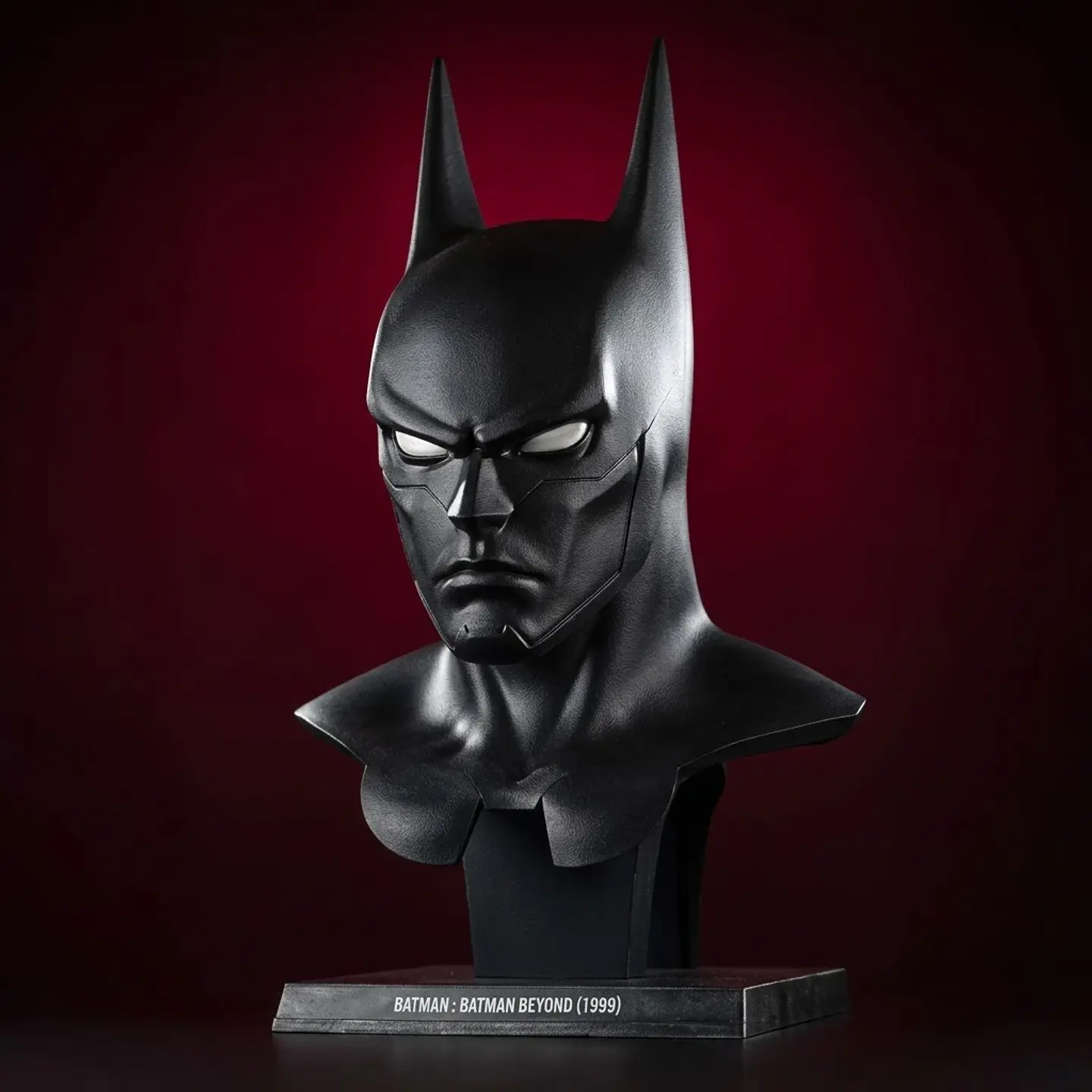 DC DIRECT BATMAN BEYOND 1:1 ESCALA RÉPLICA DE CAPUCHA (22 PULGADAS DE ALTO) - PREVENTA 3