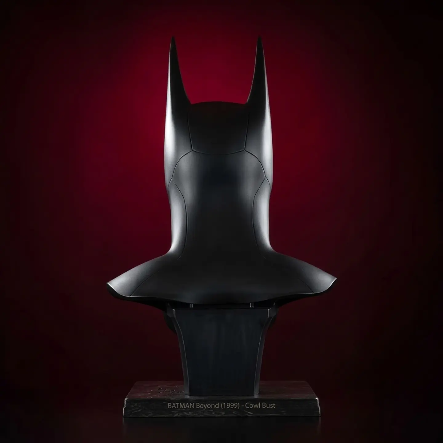 DC DIRECT BATMAN BEYOND 1:1 ESCALA RÉPLICA DE CAPUCHA (22 PULGADAS DE ALTO) - PREVENTA 4