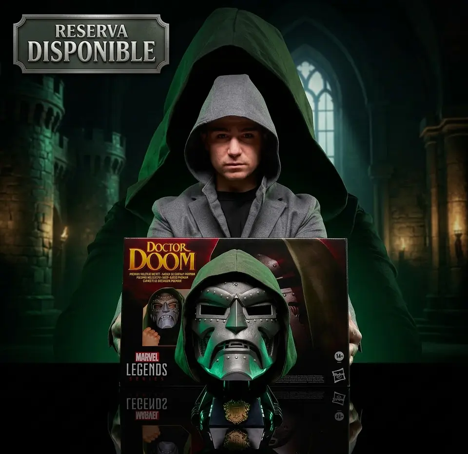  DOCTOR DOOM  HELMET  WITH HOOD 1