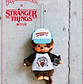 Monchhichi x Stranger Things Dustin Hellfire Club Keychain | Peluche Llavero Oficial [PRE ORDEN] - Miniatura 3