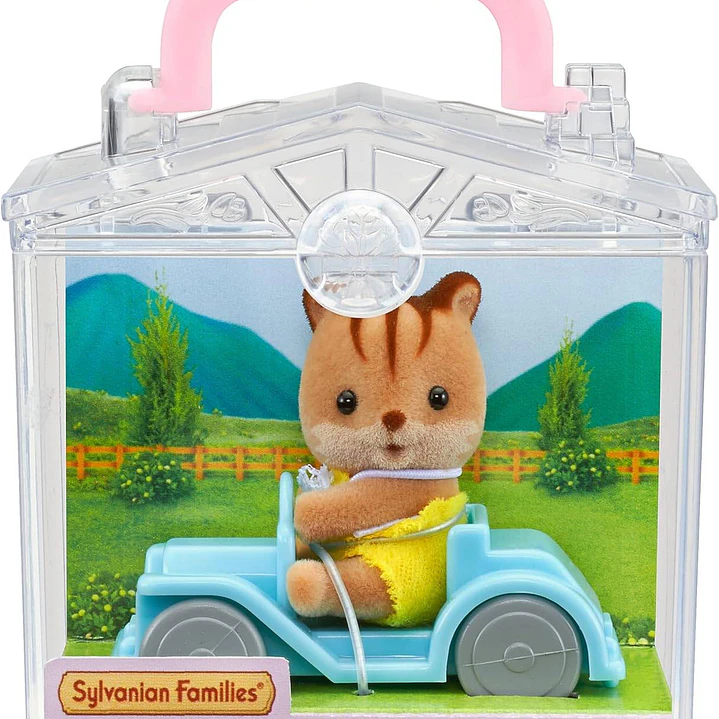 Sylvanian Families Casa de Bebé con Auto 2