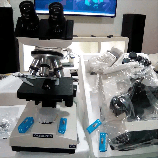 Microscópio olympus CH 