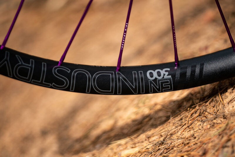 Llanta ENDURO 300  27.5"