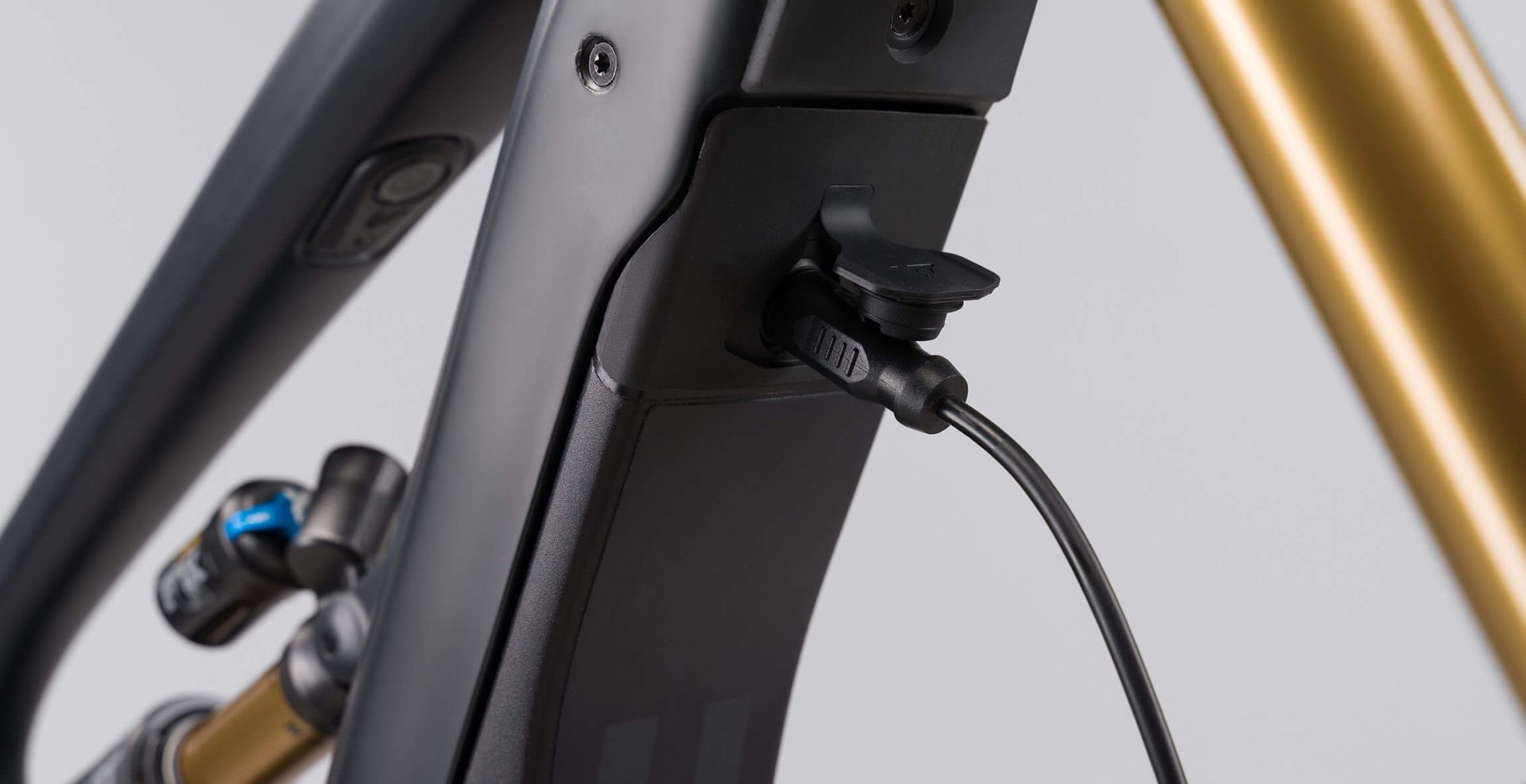 YT DECOY MX CORE 5 SHIMANO BLACK