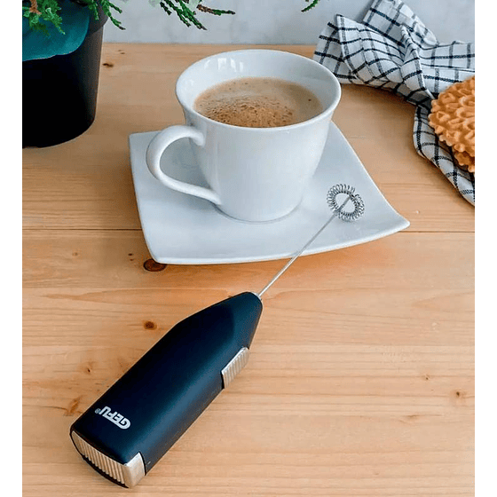 Batidor y espumador de leche