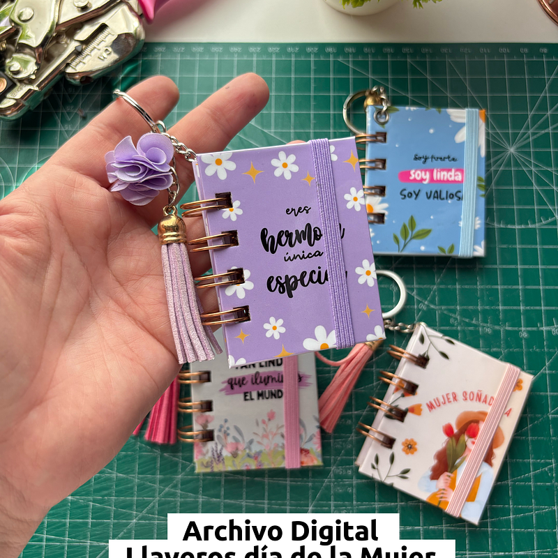 Llaveros frases dia de la mujer 🌸 1