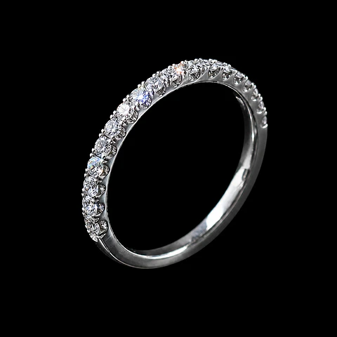 Anillo medio cintillo moissanita talla 8