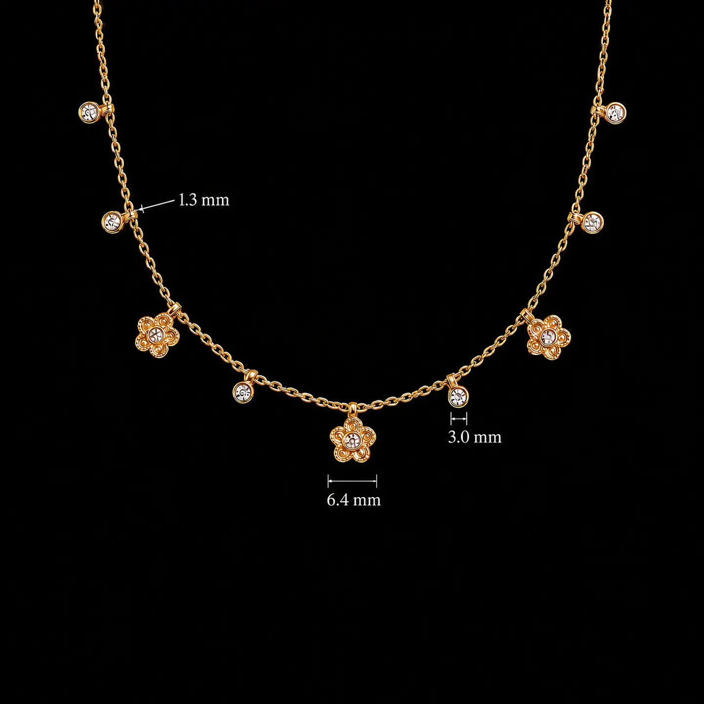Collar dorado con flores y brillos modelo Rosie 4