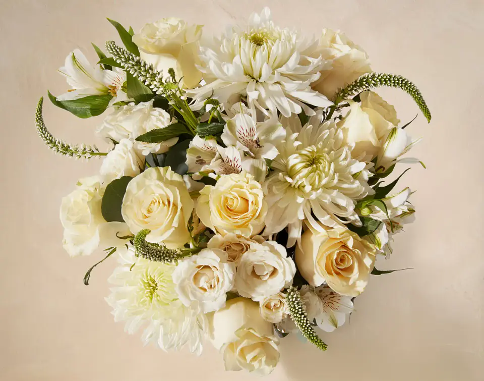 RAMO ROSAS BLANCAS 2