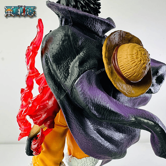 FIGURA LUFFY CON CAPA 