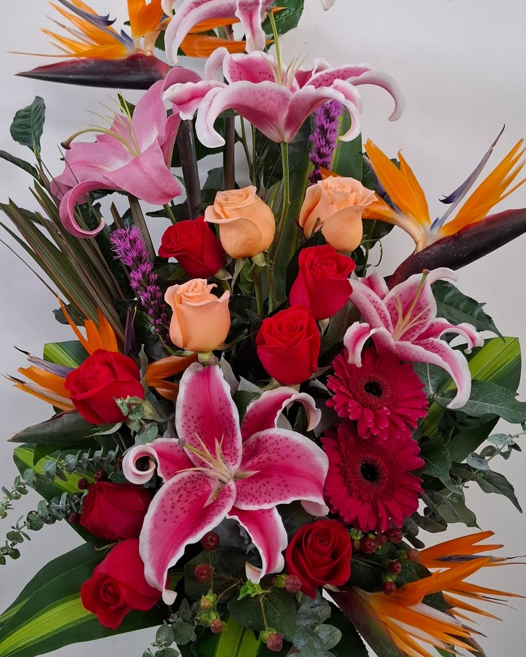 Elegancia Tropical con Lirios | BCG-044 2