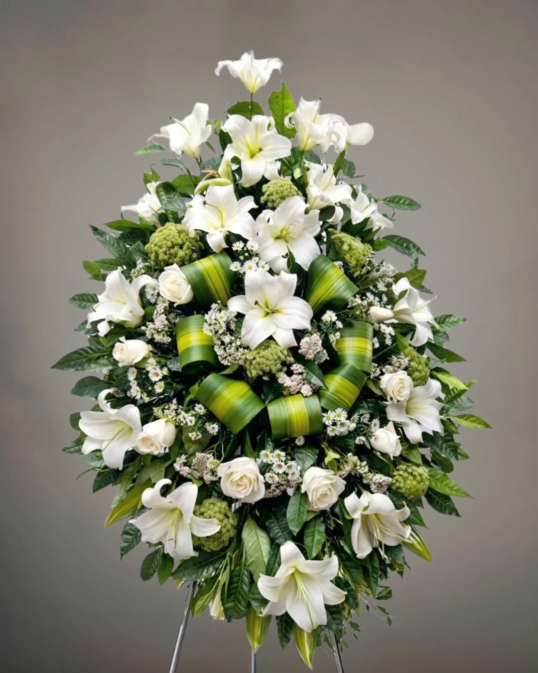 Verde Consuelo de Lirios Blancos | TRI-008 1