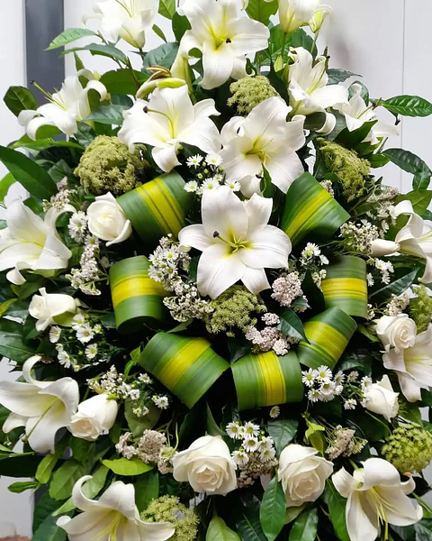 Verde Consuelo de Lirios Blancos | TRI-008