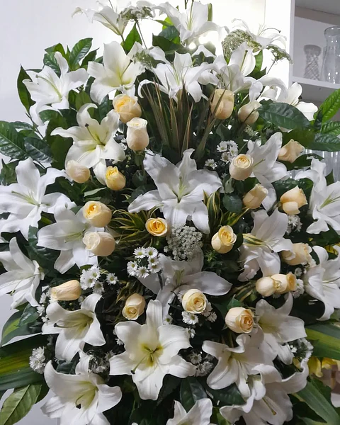 Blanca Serenidad de Lirios Blancos | TRI-058