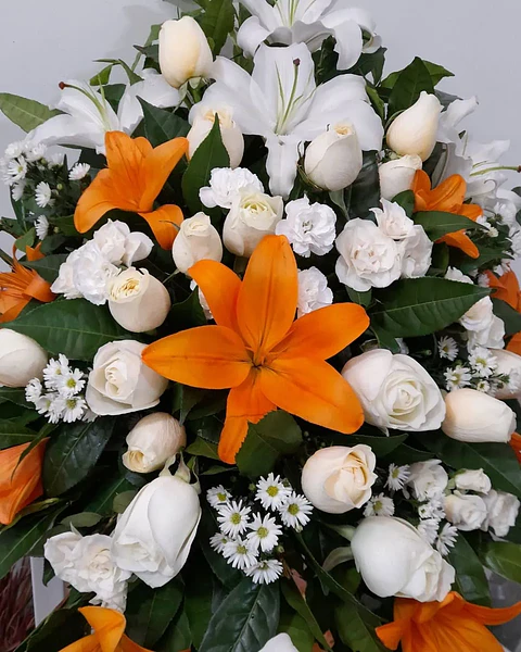 Luz Cálida de Lirios Blancos | LAG-037