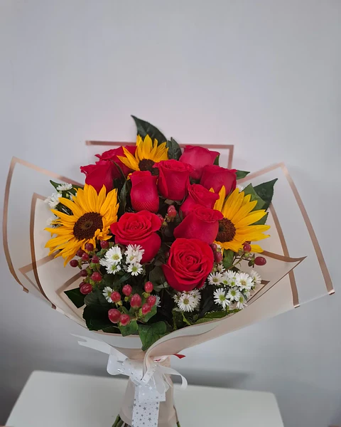 Eclipse Dorado con Rosas Rojas | RAM-060