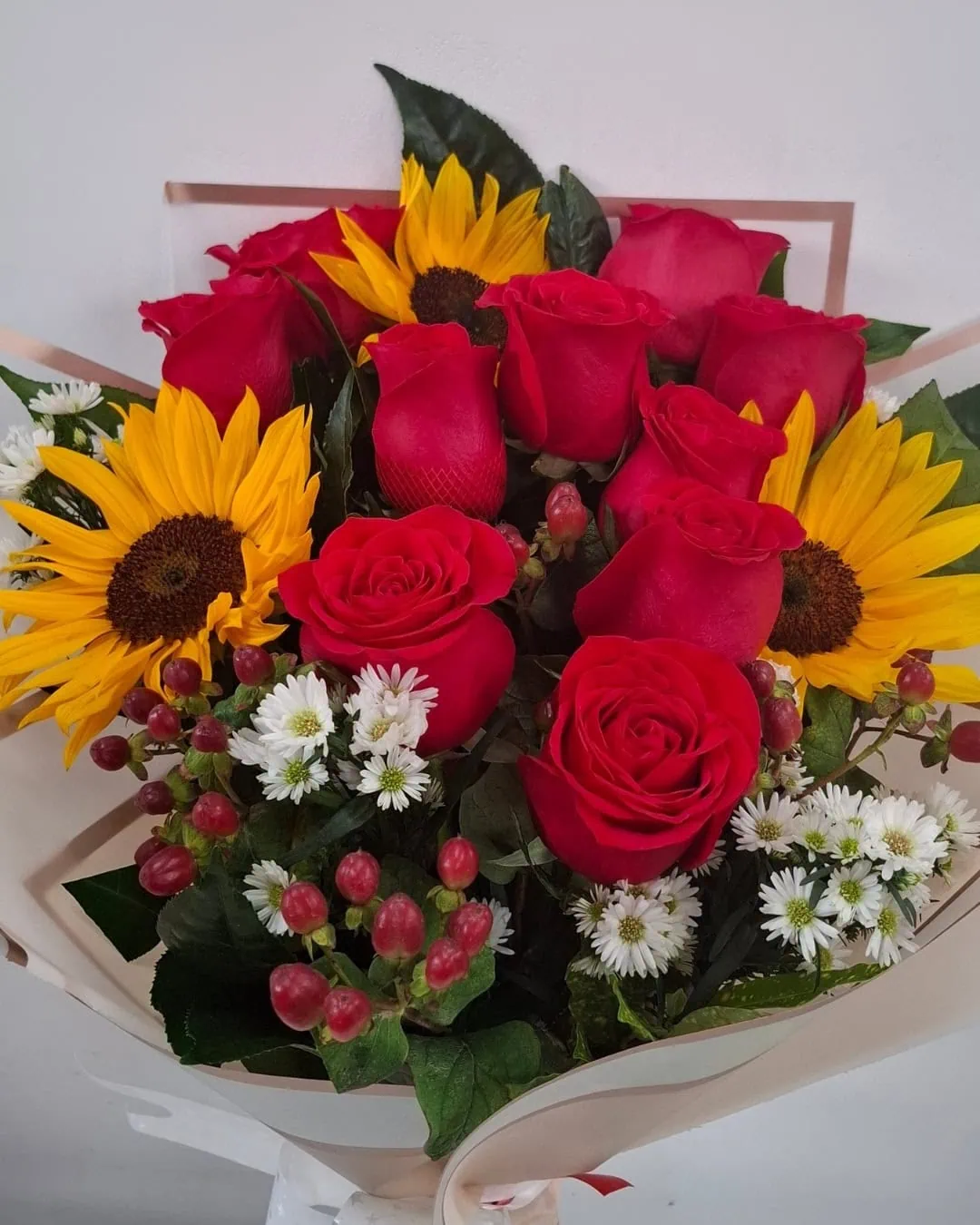 Eclipse Dorado con Rosas Rojas | RAM-060 2