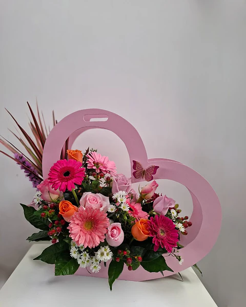 Corazón Fucsia en Madera Floral | BMA-047