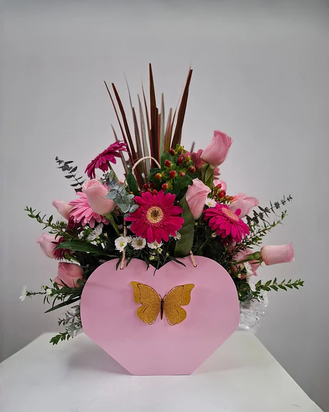 Mariposa Rosa en Madera Floral | BMA-046