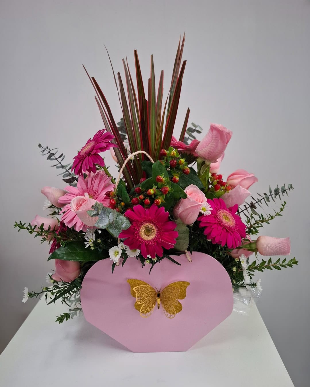 Mariposa Rosa en Madera Floral | BMA-046 2
