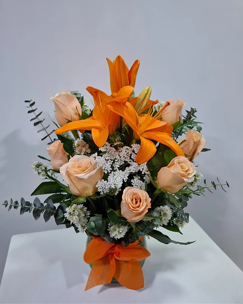 Ámbar en Florero Elegante | FLR-034