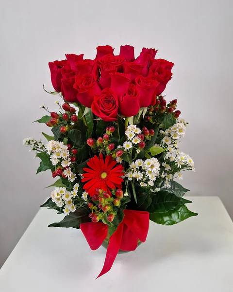 Carmesí en Florero Elegante | FLR-033
