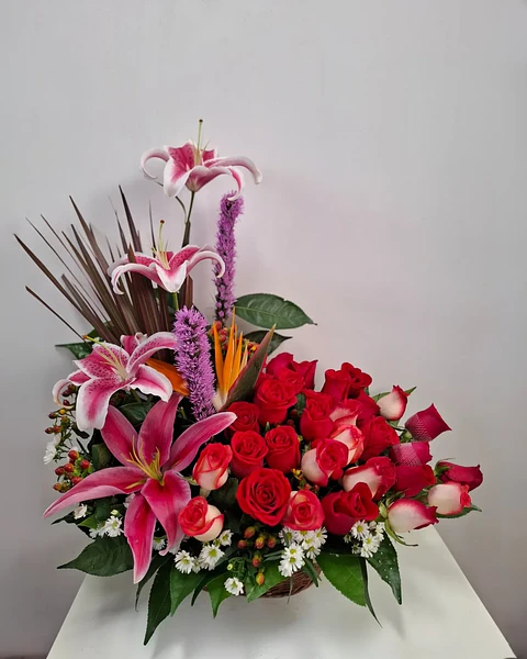 Eclipse Tropical en Canasta Floral | PRS-789