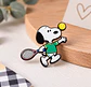 Pin esmaltado de Snoopy jugando tenis  - Miniatura 3