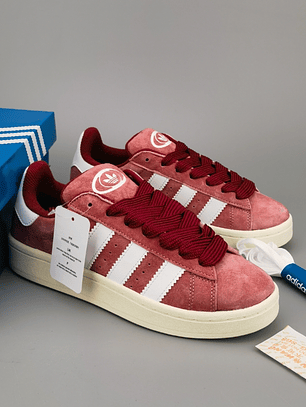 Zapatillas CAM PUS rojas desgastadas 