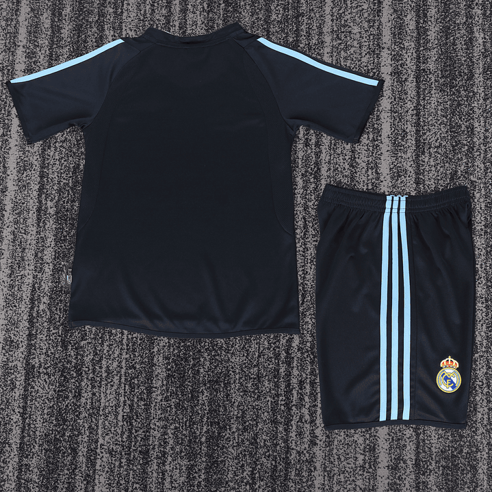 Retro Kids: 03-04 Real Madrid Away 2