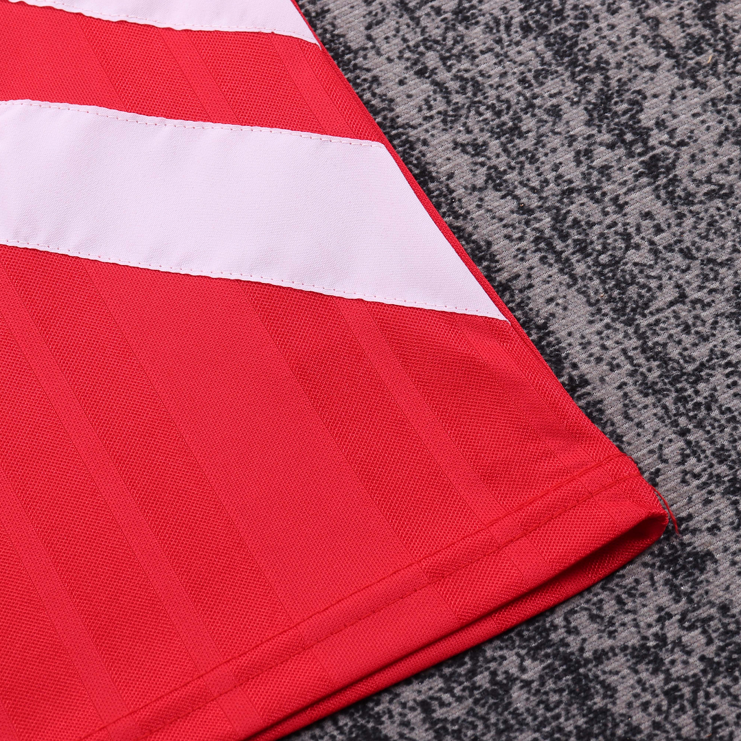 Retro Kids: 93-95 Liverpool Home 5