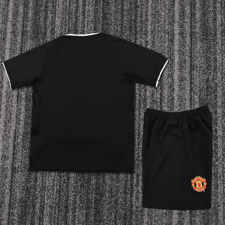 Retro Kids: 03-04 Manchester United Away 2