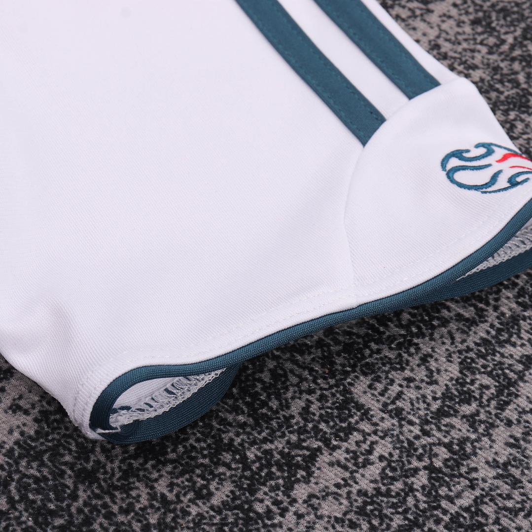 Retro Kids: 06-08 Liverpool Away 3