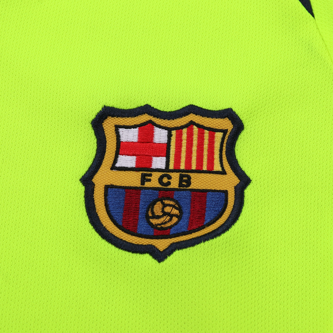 Retro Kids: 2005-2006 Futbol Club Barcelona Away  5