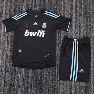Retro Kids: 09-10 Real Madrid Away