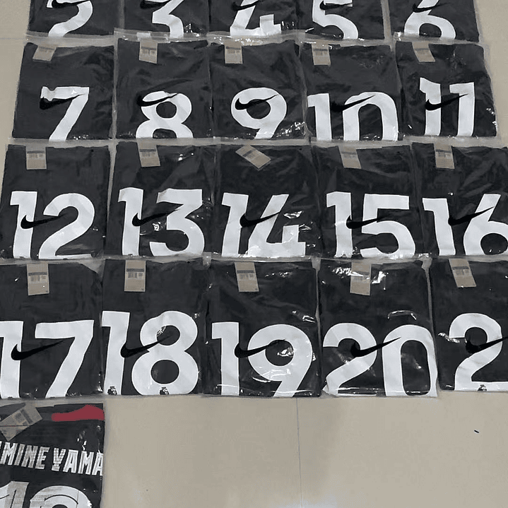 Football jersey collectible boxes: 1 piece, 2 pieces, 3 pieces, 4 pieces, 5 pieces 3