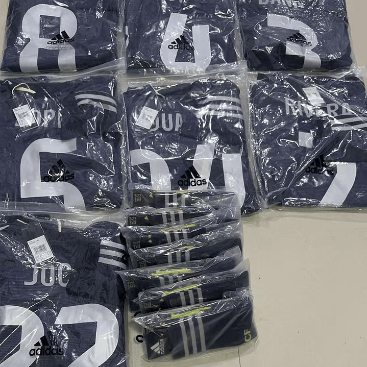 Football jersey collectible boxes: 1 piece, 2 pieces, 3 pieces, 4 pieces, 5 pieces 8