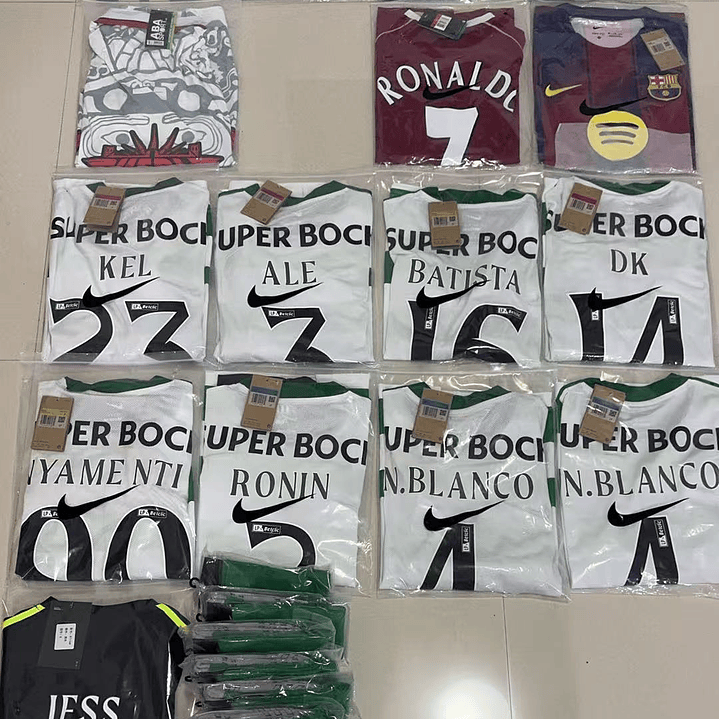 Football jersey collectible boxes: 1 piece, 2 pieces, 3 pieces, 4 pieces, 5 pieces 9