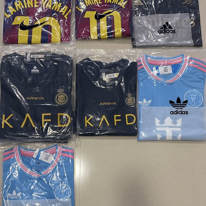 Football jersey collectible boxes: 1 piece, 2 pieces, 3 pieces, 4 pieces, 5 pieces 10