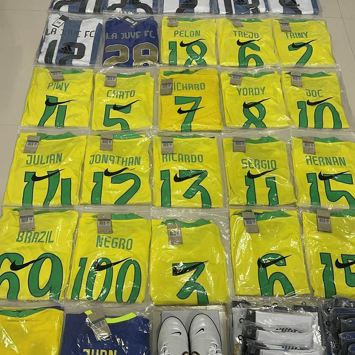 Football jersey collectible boxes: 1 piece, 2 pieces, 3 pieces, 4 pieces, 5 pieces 19