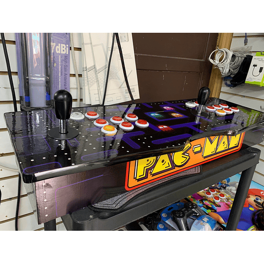 Tablero Arcade Pacman Negro 32Gb 10.500 juegos +35 PS1 en 28 consolas