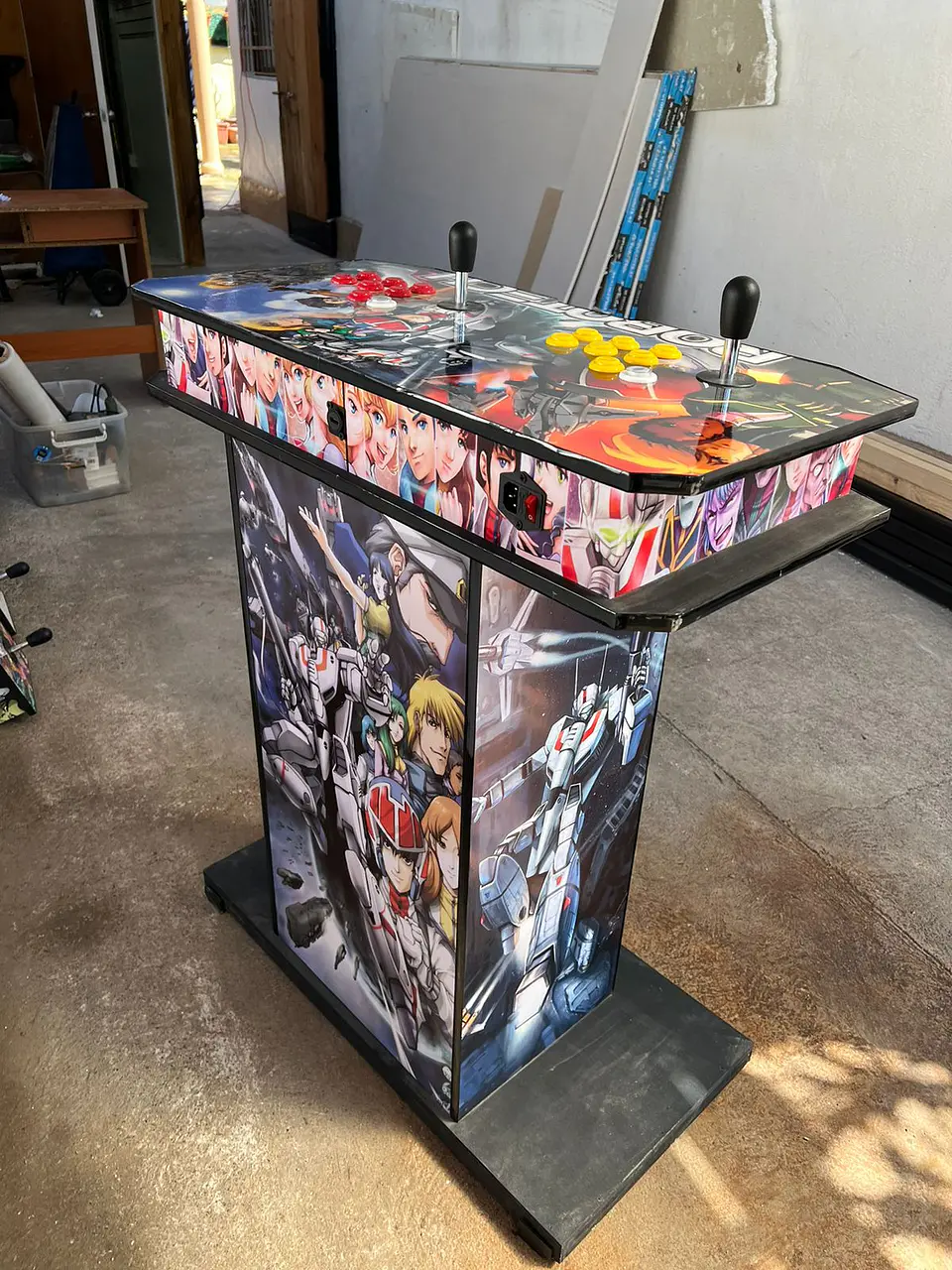 Pedestal Robotech 64Gb 10.500 Juegos + 150 PS1 en 30 emuladores 3