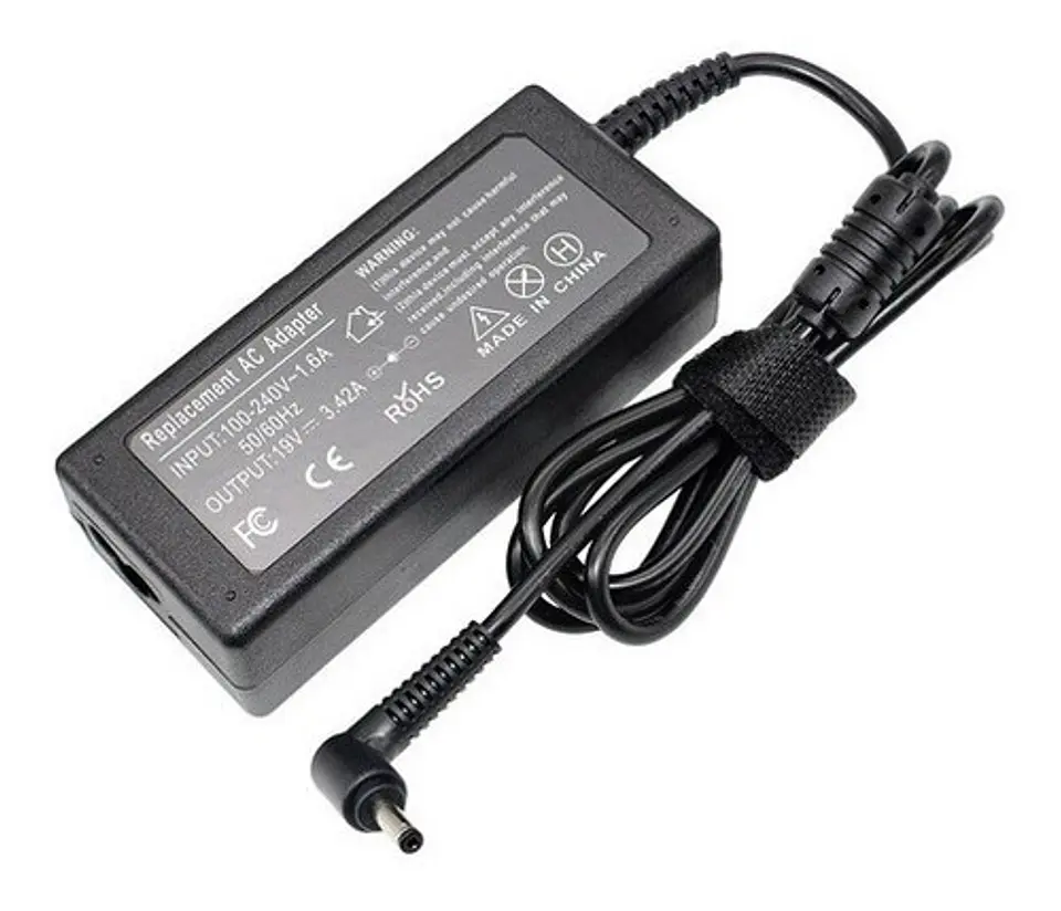 * Cargador de Notebook Asus 19v 2.37a 4.0X1.35mm  1